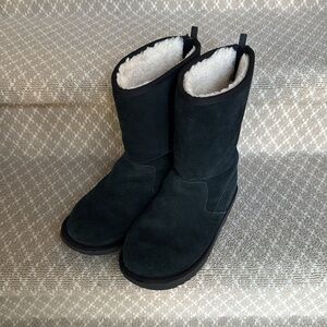 UGG Kid’s Classic Zip Boots